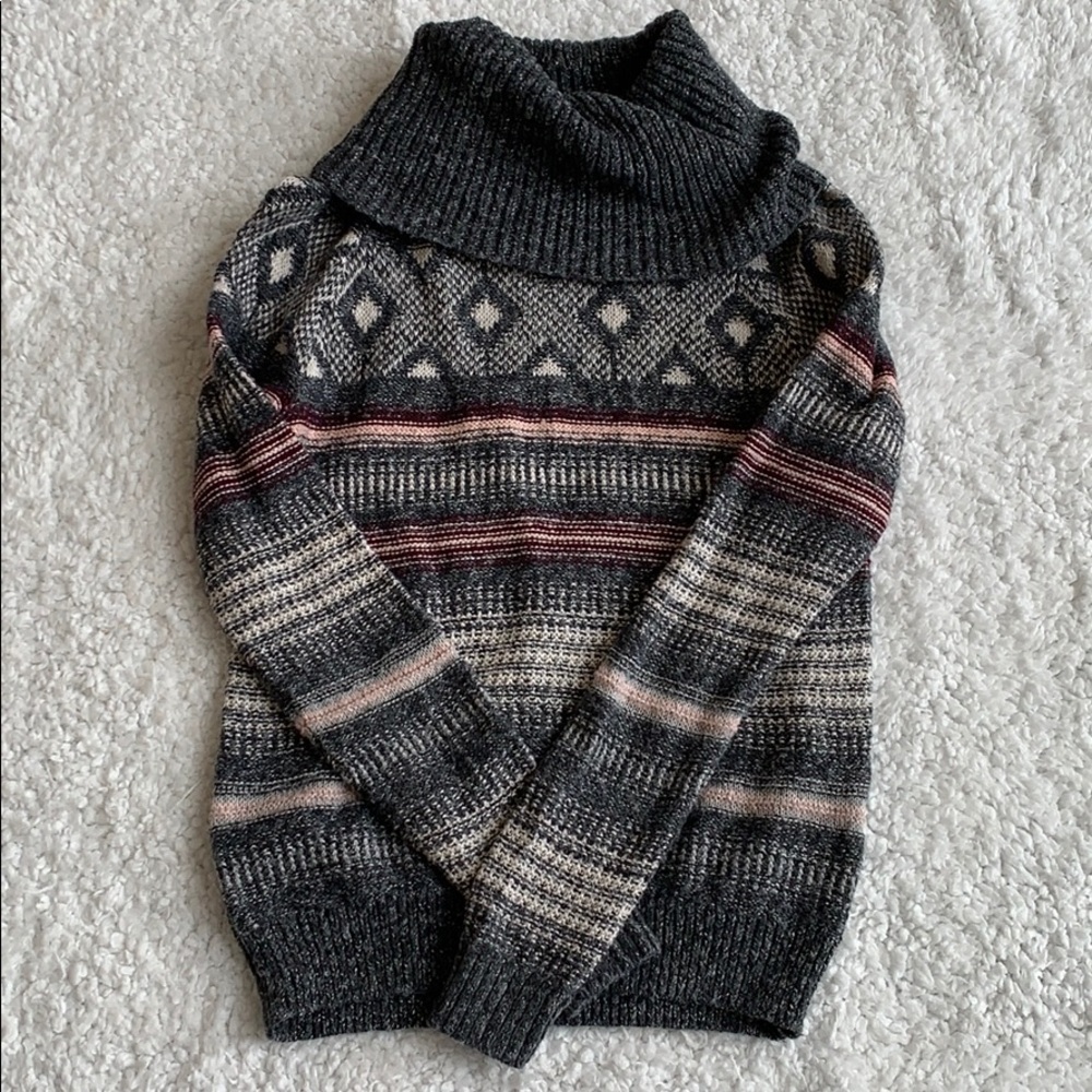 Hollister Cowl Neck Sweater Patterned